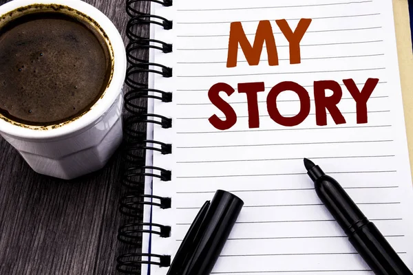My Story gösterilen metin yazma. İş kavramı söylüyorum söyle hakkında yazılı defter kitap bir not kağıdına ahşap ahşap arka plan üstünde senin için. Kahve ve siyah marker ile.
