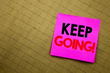 El yazısı metnini başlık devam gösterilen. Git hareketli ileri Sarı zemin üzerine yapışkan not kağıt üzerinde yazılı izin verdiğin için yazma iş kavramı.