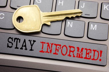 Kalmak bilgili gösterilen metin resim yazısı ilham yazma el. İş kavramı için olmak bilinci veya klavye tuşu üzerinde yazılı uyanık ile anahtar metnin yanına.