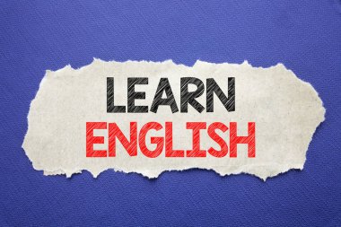 Öğrenmek İngilizce gösteren el yazısı duyuru metin. Siyah arka plan boşluk ile Not kağıt üzerinde yazılı dil okulu için iş kavramı.