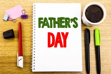 Baba s gün gösterilen metin resim yazısı yazma el. Not defteri Not kağıt zemin alanı office profili ile kalem marker kahve üzerine baba kutlama olay yazılı için iş kavramı