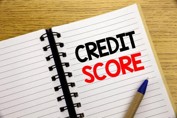 Palabra, escribiendo Credit Score. Concepto de negocio para Financial Rating Record escrito en bloc de notas con espacio para copiar sobre fondo de madera vieja con marcador de bolígrafo — Foto de Stock