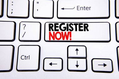 Register Now gösterilen metin resim yazısı ilham yazma el. İş kavramı kopya alanı beyaz klavye anahtar yazılı üyelik için birleştirmek için. Üstten Görünüm.