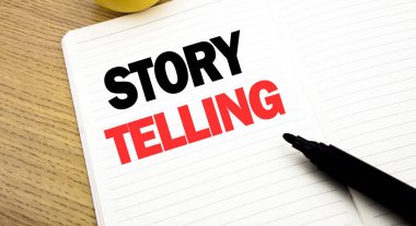 Kavramsal el metin resim yazısı ilham hikaye anlatımı gösterilen yazma. İş kavramı anlatan hikaye üstünde defter, kopya alanı marker kalem kitap zemin üzerine yazılı mesaj için