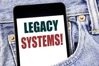 El yazma metin ilham gösteren eski sistemleri alt yazı. Soa smartphone kot pantolon içinde yazılı uygulama yükseltme için iş kavramı. Mavi arka plan.