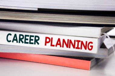 Word, kariyer planlama yazma. İş hedefi beyaz arka plan üzerinde kitap yazıldı başarı için iş kavramı.
