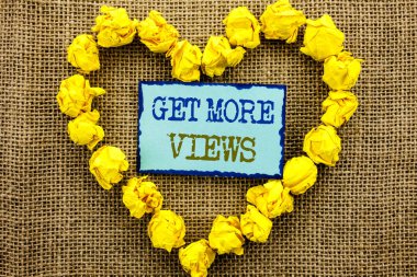 Word, yazma, metin diğer görünümler olsun. İş kavramı daha trafik yol Online sayfa promosyon popülerlik dokulu arka plan üzerinde yapışkan not kağıt ile kalp üzerinde yazılı trafiği için.