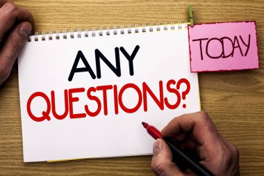 Word metin herhangi bir soru soru yazma. İş kavramı için ilave bilgi istedim adam tarafından Holding defter kitap ayracı bugün ahşap arka plan üzerinde yazılı bir şey sormaya gerek.