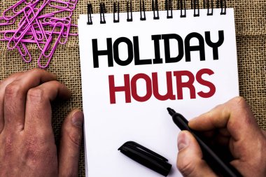 Metin işaret gösteren tatil saat. Kavramsal fotoğraf kutlama zaman mevsimlik gece yarısı satış ekstra zaman adam Marker defter kitap Holding tarafından jüt arka plan üzerinde yazılı açılış yanında iğne