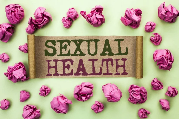 Szó szöveg írása szexuális egészség. Üzleti koncepció használata védelem egészséges szokások szex érdekel írott-ra karton darab a könnyű zöld sima háttér Std-megelőzési. — Stock Fotó