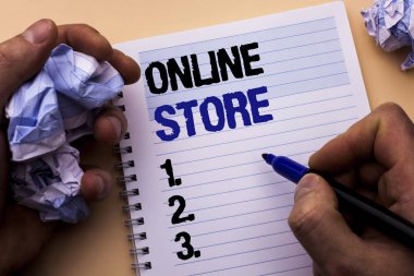 El yazısı metin Online Store. Adam tarafından Holding defter kitap ayracı düz arka plan üzerinde yazılı net satın alabilirsiniz nerede iş web sitesi Internet anlam kavramı ile ilgili.