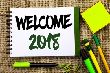 Hoşgeldiniz 2018 gösterilen metin işareti. Kavramsal fotoğraf kutlama yeni