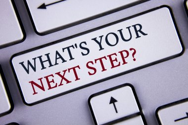 Word metin ne yazma Your sonraki adım soru değil. Analiz için iş kavramı kopya alanı ile beyaz klavye anahtar üzerinde yazılı kararlar almadan önce kendinize sorun. Üstten Görünüm.