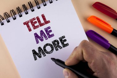 Word yazı metni diğer Tell Me. İş kavramı için ayrıntılı Marker ile adam üstünde not etmek yanında belgili tanımlık ova geçmiş işaretleri üzerinde yazan yardım için daha fazla iş düşünceler