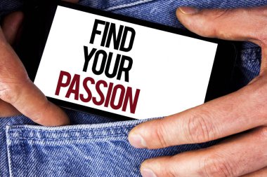 Metin yazma Your tutku bulmak kelime. Hayır için iş kavramı daha fazla işsizlik bulmak üstünde hareket eden telefon tarafından adam kot arka planda tutarak yazılı zorlu rüya kariyer.