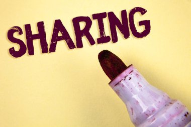 Paylaşım gösterilen metin işareti. Kavramsal fotoğraf pay vermek bir bölümünü başka bir sahip ortak düz arka plan Marker yanındaki yazılı bir şey.