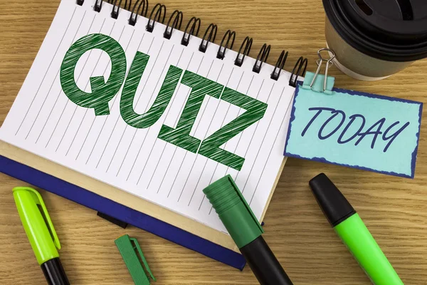 Writing note showing  Quiz. Business photo showcasing Short Tests Evaluation Examination to quantify your knowledge written on Noteoad on wooden background Today Cup Pen Marker next to it — Stock Photo, Image