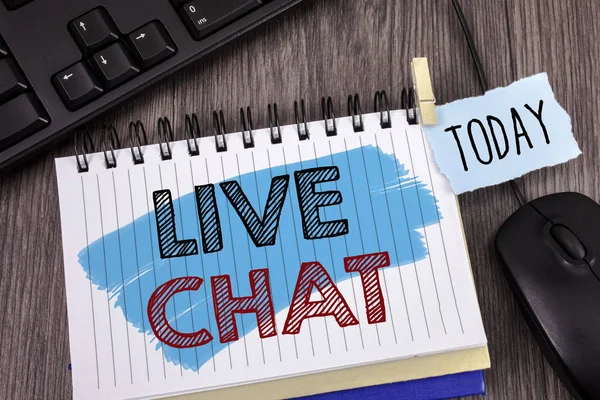 Tekst bord toont Live Chat. Conceptuele foto gesprek op de Multimedia mobiele internetcommunicatie Concept voor meer informatie — Stockfoto