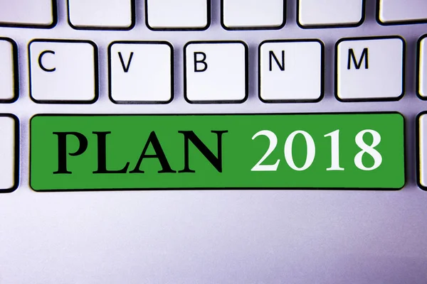 Tekst teken weergegeven: Plan 2018. Conceptuele foto uitdagende ideeën doelen voor Nieuwjaar motivatie om te beginnen met het Concept voor meer informatie — Stockfoto