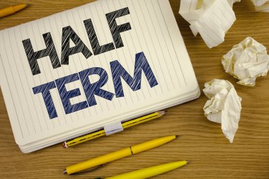 Yarıyıl tatili gösterilen not yazma. İş fotoğraf vitrine kısa tatil dönemleri öğretim yılı ortasında ayrılmıştır. Kavram bilgi için