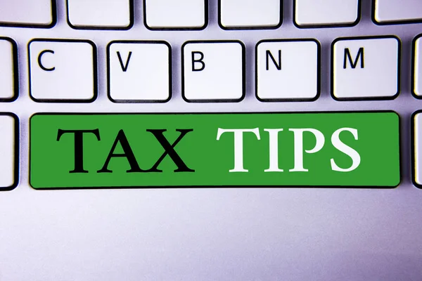 Tekst teken weergegeven: Tax Tips. Conceptuele foto helpen ideeën voor belastingen verhogen winst korting op kosten Concept voor meer informatie — Stockfoto