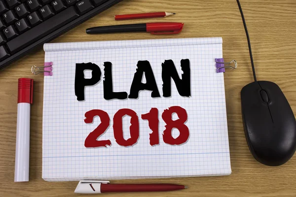 Escribir texto a mano Plan 2018. Concepto que significa desafiar las metas de las ideas para la motivación del año nuevo para comenzar. Concepto para la información —  Fotos de Stock