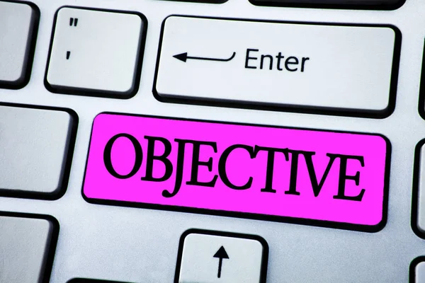Textzeichen, das objektiv zeigt. konzeptionelle Foto-Ziel geplant, gewünschte Ziel Unternehmensmission erreicht werden geschrieben auf rosa Taste auf weißer Tastatur mit Kopierraum. Ansicht von oben. — Stockfoto