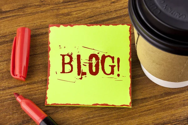 Writing note showing  Blog Motivational Call. Business photo showcasing Preperation of Attractive content for blogging websites written on Sticky Note Paper on wooden background Marker Cup next to it — Stock Photo, Image