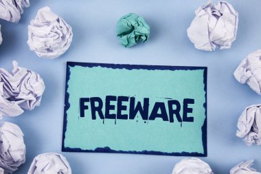 Kavramsal el freeware gösterilen yazma. Para ödemeden kullanılabilir yazılım uygulaması vitrine iş fotoğraf. Kavram bilgi için