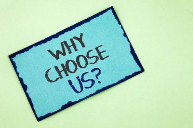 Kavramsal el neden seçmek bize soru gösterilen yazma. İş fotoğraf metin hizmetleri Ürünlerimiz ya da düz arka plan üzerinde yapışkan not kağıdına yazılı teklifi seçmek için nedenleri.