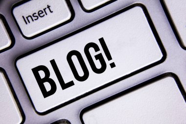 Blog motivasyonel ara gösterilen metin işareti. Kavramsal fotoğraf bloglama Web siteleri beyaz klavye anahtar üzerinde kopya alanı ile yazılı için hazırlama çekici içerik. Üstten Görünüm.