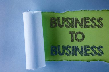 Kavramsal el yazma gösteren Business To Business. İş fotoğraf metni çalışma yere işadamı meşgul iş zor durağı düz yeşil üzerinde gözyaşı katlanan kağıt altında yazılı artalanda çalışır.