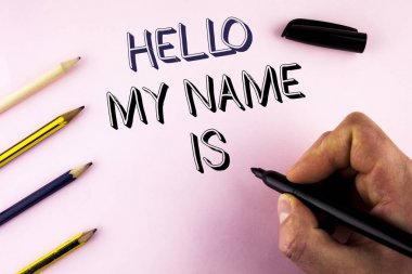 Birisi yeni giriş röportaj düz arka plan yanında Marker Kalem tutan adam tarafından yazılı sunum toplantı için metin Merhaba My adı şu ki iş kavramı yazma Word.