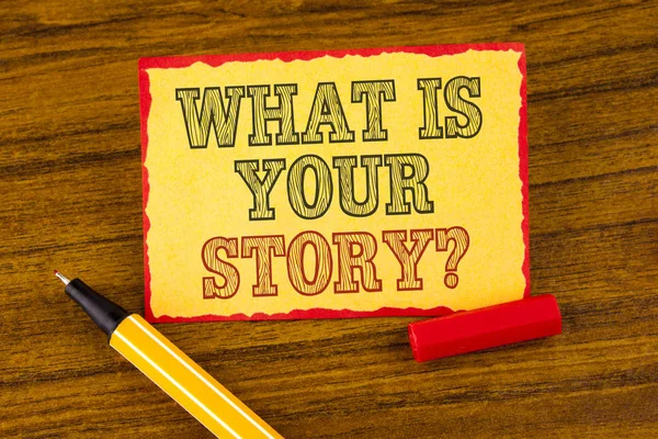 Writing Obs visar vad som är din berättelse fråga. Företag erfarenheter foto annonstexter träffande personliga Storytelling på fästis papper på trä bakgrund pennan bredvid den. — Stockfoto