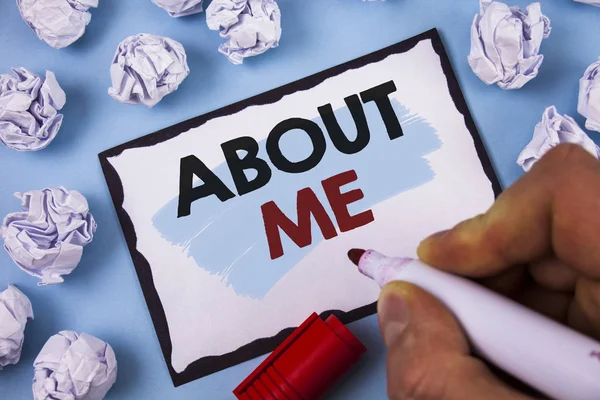 Conceptuele hand schrijven tonen over Me. Business foto tekst mijn persoonlijke kenmerken informatie houdt en antipathieën — Stockfoto