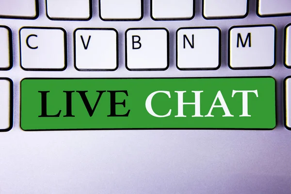 Live Chat gösterilen metin işareti. Kavramsal resmi konuşma internet Multimedya Mobil iletişim kavramı hakkında bilgi için — Stok fotoğraf