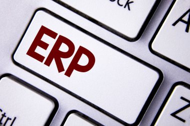 Word metin yazma Erp. İş kavramı kurumsal kaynak planlaması ile için beyaz klavye anahtar üzerinde kopya alanı ile yazılı arka ofis işlevlerini otomatik olarak. Üstten Görünüm.