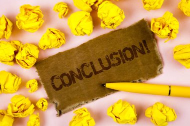 Kavramsal el sonuç motivasyonel ara gösterilen yazma. İş fotoğraf metin ile Inspirational quotes düz arka plan kağıt topları kalem üzerinde gözyaşı karton parçası üzerinde yazılı bir hikaye