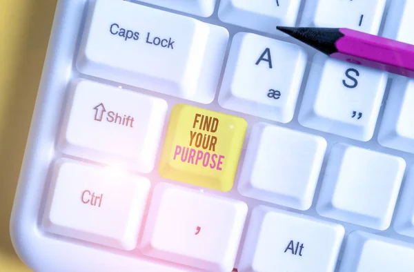 Conceptual hand writing showing Find Your Purpose question. Business photo showcasing reason for something is done or for which exists White pc keyboard with note paper above the white background. — ストック写真