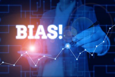 Bias 'ı gösteren kavramsal el yazısı. İş metni eğilimi ya da bir grup kadın için önyargı akıllı en son aygıt kullanılarak mevcut resmi iş kıyafeti giyin.