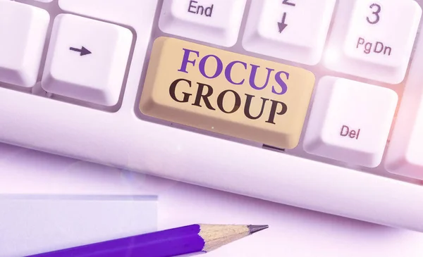 Conceptual hand writing showing Focus Group. Business photo showcasing showing assembled to participate in discussion about something. — Stock Photo, Image