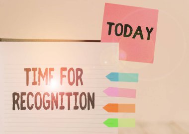 Tanınmak için metin yazma zamanı. Stimulus ve Doğa Sabit Kapak Notu Aralığı arasındaki Bilgi Aralığı iş konsepti açık arkaplan yerleştirilmiş ok pankartları.