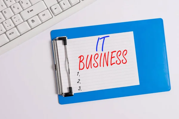 Woord schrijven sms 't Het Zaken. Zakelijk concept voor organisatie maakt gebruik van informatietechnologie om doelen te bereiken Vlak lag boven tafel met pc toetsenbord en kopieer ruimte nota papier. — Stockfoto