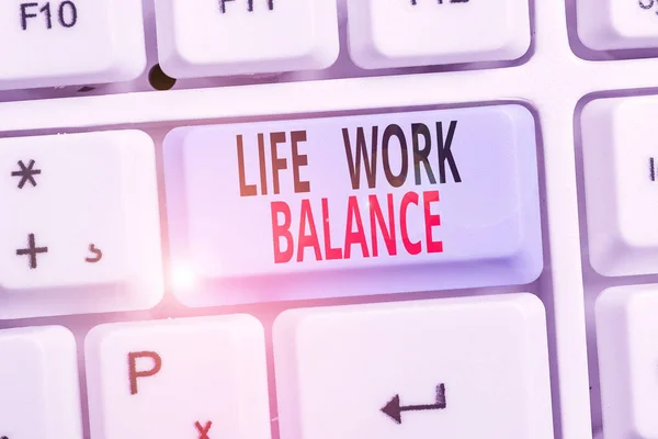 Word writing text Life Work Balance. Business concept for stability demonstrating needs between his job and demonstratingal time. — Stockfoto