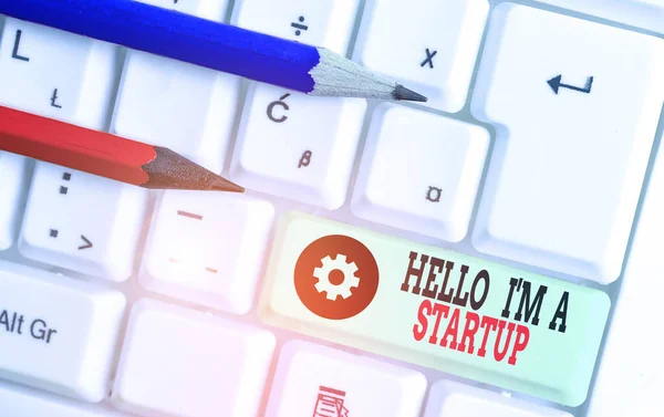 Handwriting text Hello I M A Startup. Concept meaning Entrepreneur starting business Presenting New project. — Stock Photo, Image