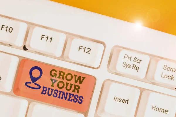 Tekst teken weergegeven: Grow Your Business. Conceptuele foto bereiken hogere winst geven beter rendement van investeringen. — Stockfoto