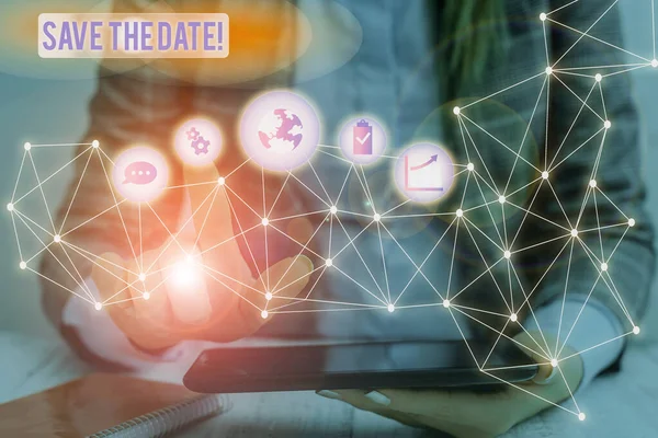 Kézírás szöveg írás Save The Date. Koncepció jelentése fenntartani az említett jövőbeli esküvő időpontját a naptárukban Képes fényképrendszer hálózati rendszer rendszer modern technológia intelligens eszköz. — Stock Fotó