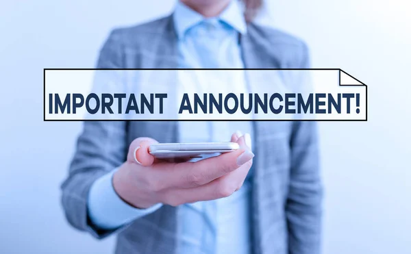 Handwriting text Important Announcement. Concept meaning spoken statement that tells showing about something Business concept with mobile phone and business woman. — Stock Photo, Image