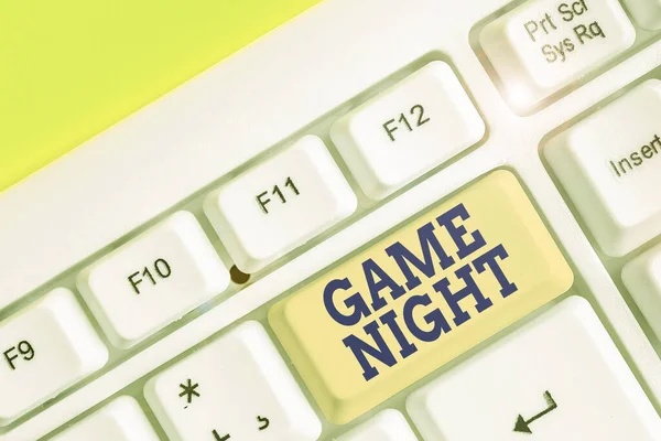 Psát text Game Night. Koncept znamená událost, při které se lidé scházejí za účelem vrznutí. — Stock fotografie