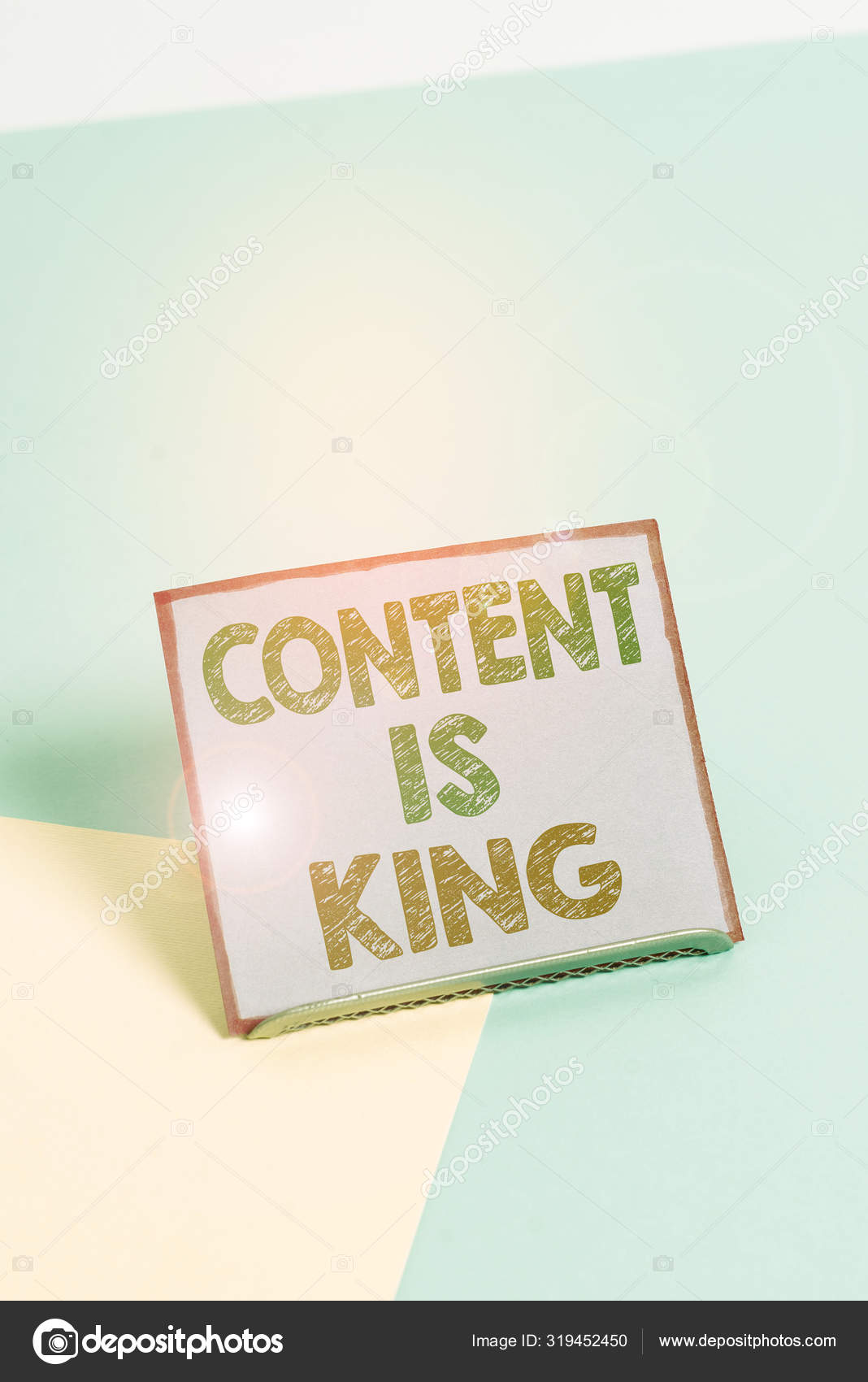 Word writing text content ist König. Geschäftskonzept für ...